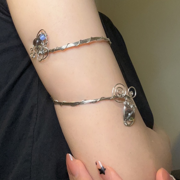 Handmade Upper Arm Cuff with Colour Shifting Beads: Adjustable Armlet - Picture 1 of 4